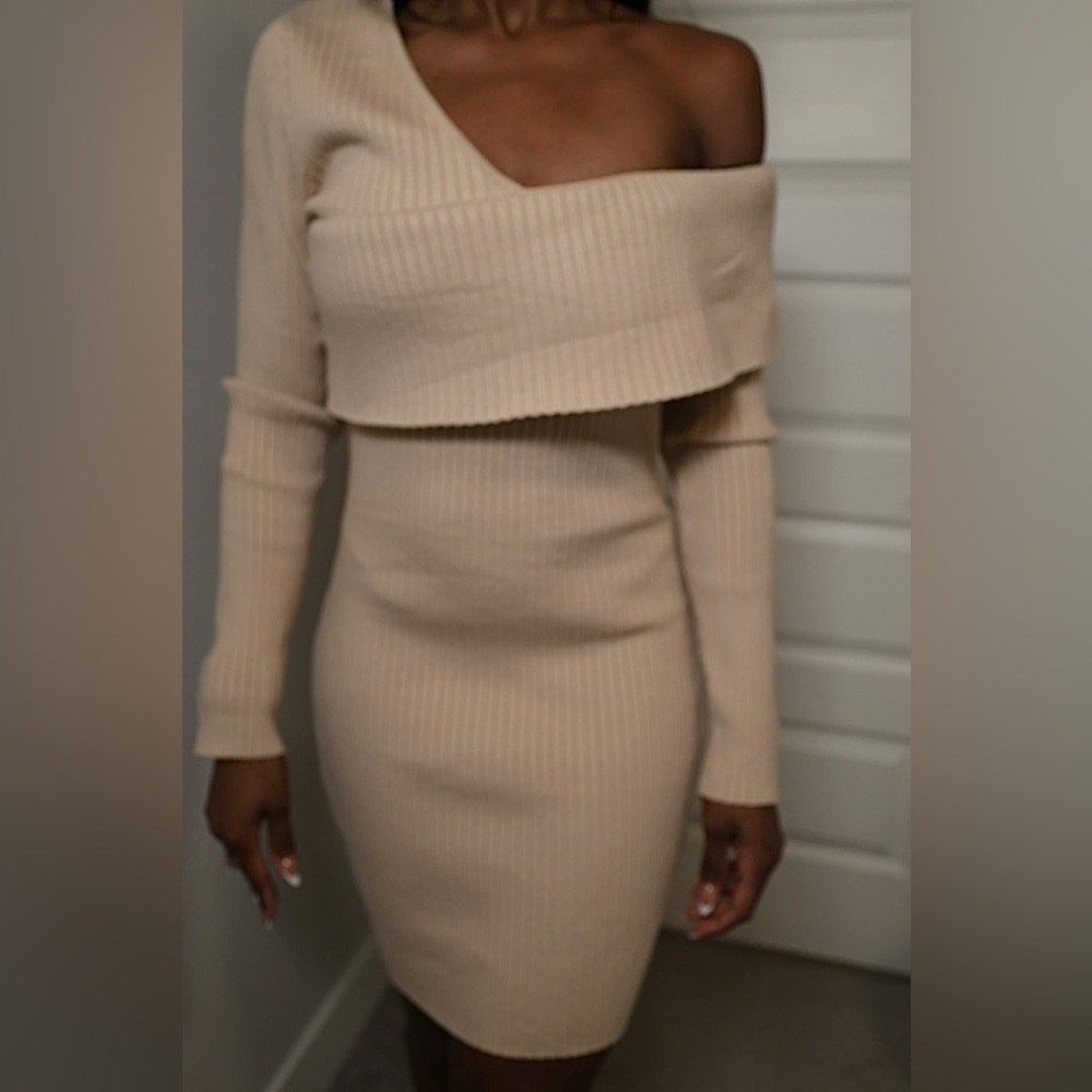 Bebe Dress - Picture 3 of 6